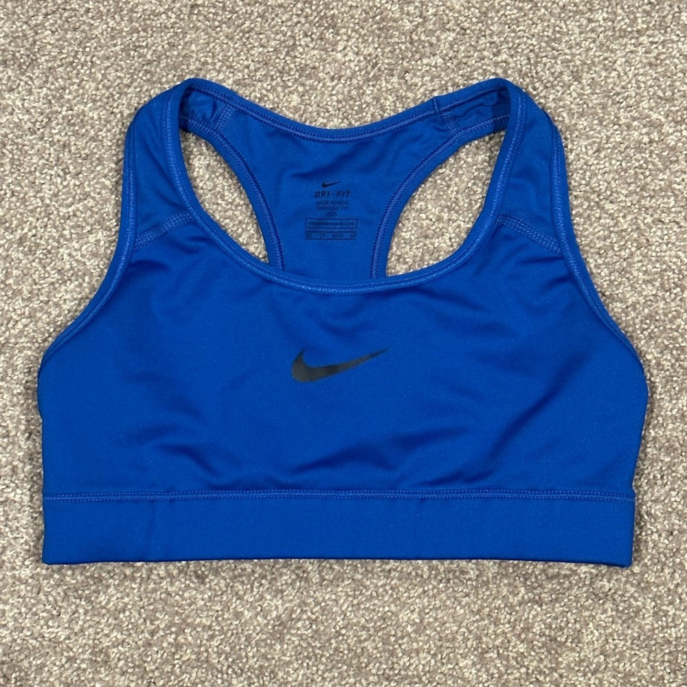 Women’s XS Nike dri-fit sports bra